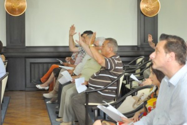 Consilierii judeţeni, convocaţi în şedinţă: se stabileşte preşedintele interimar